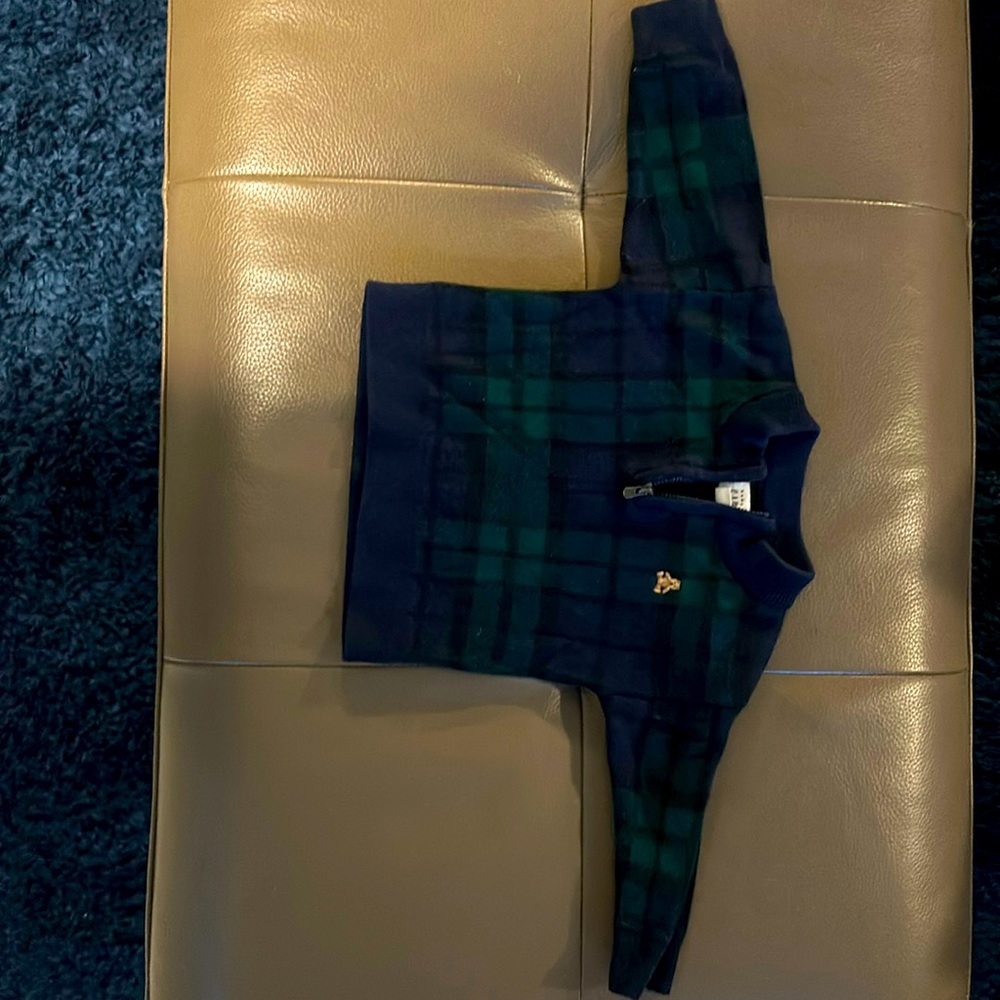 Sweater from the gap- in great condition never been worn before